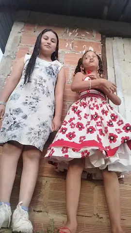 y como eres con tu prima: YO Y ELLA