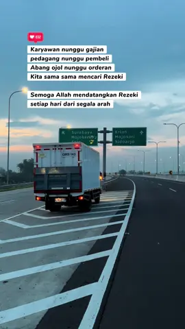 Bismillah jum'at full rejeki #driverindomaret #indomaretgresik #trukindomaret #hinodutro #drivermuda 