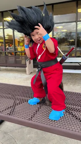 El goku 4 no exis….. #elcompa4 #giovanna #mexico 