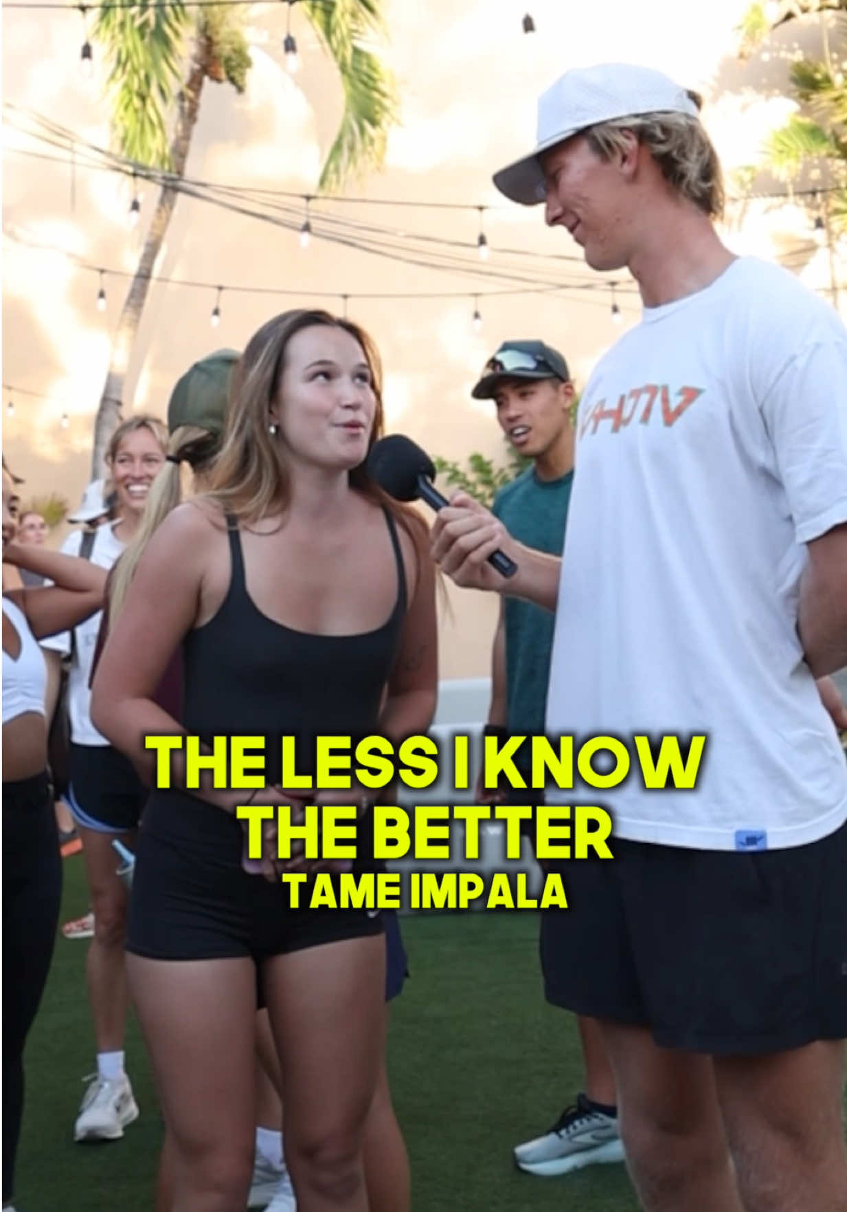 Rating each other’s favorite songs at @Studio 7 Hawaii run club! Who has the best music taste here?