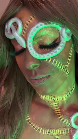 El libro despertó… y con él, toda la magia oculta de Hocus Pocus. 📖🕯️ #Unmeiko #HocusPocusMagic #MakeupArt