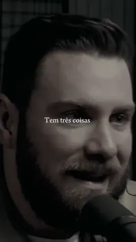 Deus vai prestar contas do tempo que Ele te deu… Dos talentos que colocou nas tuas mãos… E dos tesouros que confiou ao teu coração. A vida não é sobre acumular coisas, mas sobre multiplicar o que o Céu te entregou. Um dia, todos nós vamos nos apresentar diante Dele. E a pergunta não será “quanto você ganhou?” mas “o que você fez com o que Eu te dei?”. Paulo entendeu isso. Ele não viveu uma vida perfeita, mas viveu uma vida entregue. Caiu, mas se levantou. Sofreu, mas permaneceu fiel. E no fim, pôde dizer com coragem e paz: “Combati o bom combate, acabei a carreira, e guardei a fé.” Essa é a meta. Não sair ileso… mas sair fiel. Não terminar rico… mas terminar inteiro. Com o coração em paz, sabendo que o tempo, os dons e os recursos que Deus te deu não foram desperdiçados. Então hoje, pergunte a si mesmo: — O que estou fazendo com o que Deus me deu? Porque o relógio do propósito não para… E o Senhor está te chamando pra lutar o bom combate até o fim. 🕊️ 🎤📽️Andre Fernandes  #deus #parabolas  #deus  #fé  #paulo 