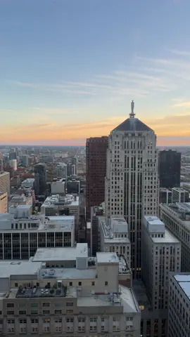 Mesmerizing sunset 🌅 #chicago #chicagosunset 