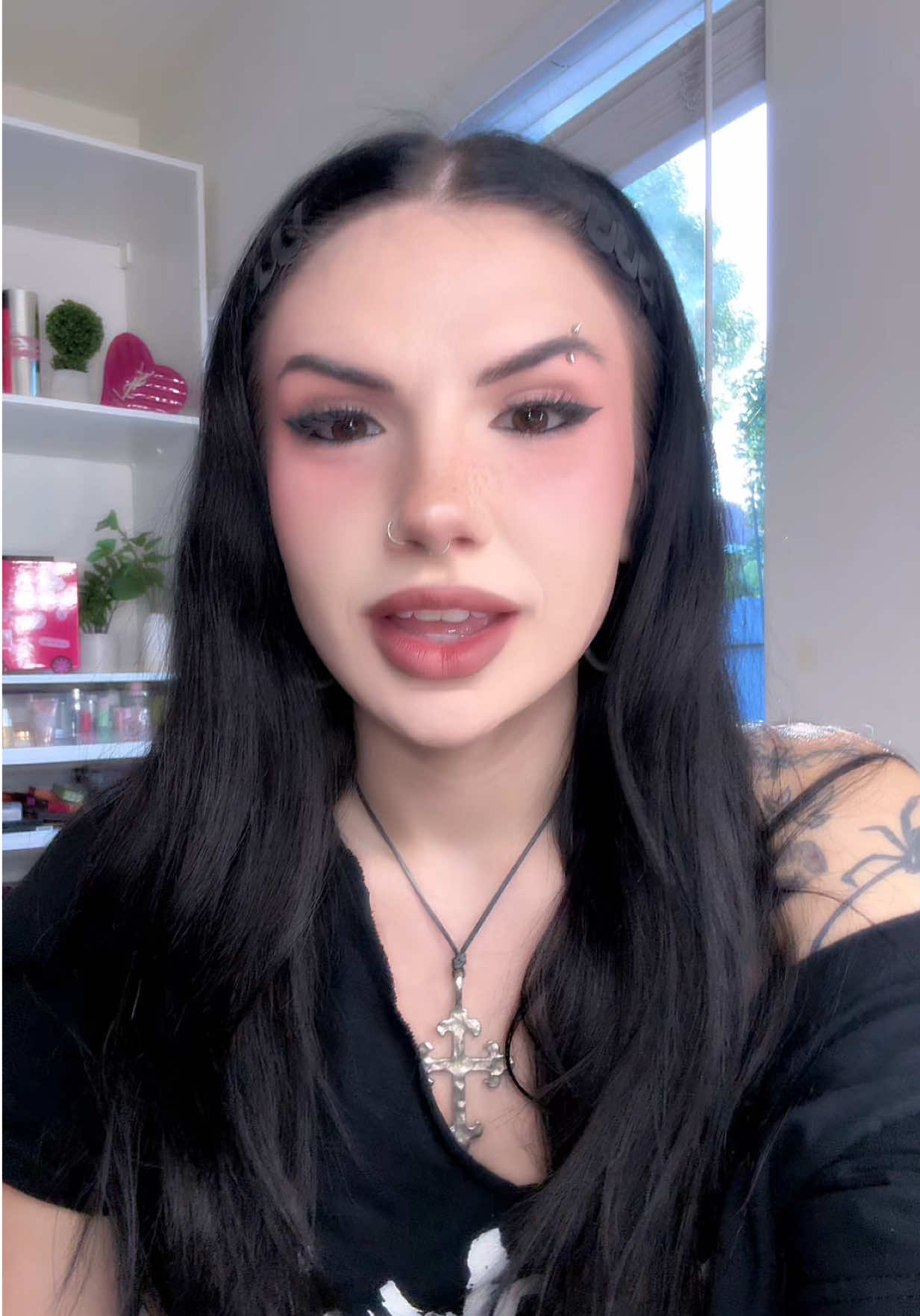 like i don’t feel the bar it just creeps me out 