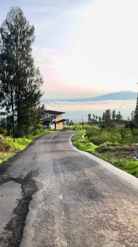 Hari ini jum’at tanggal 31 November 2025 ⛅️ #fyp #4u #estetik #sunrise #temanggung24jam #tanjakansemati #dieng #diengwonosobo 