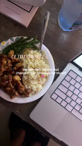 cold nights = at-home cozy self-care 🧖🏾‍♀️💘🧘🏾‍♀️🍂 #wellness #nightroutine #SelfCare #skincare #forthegirls 