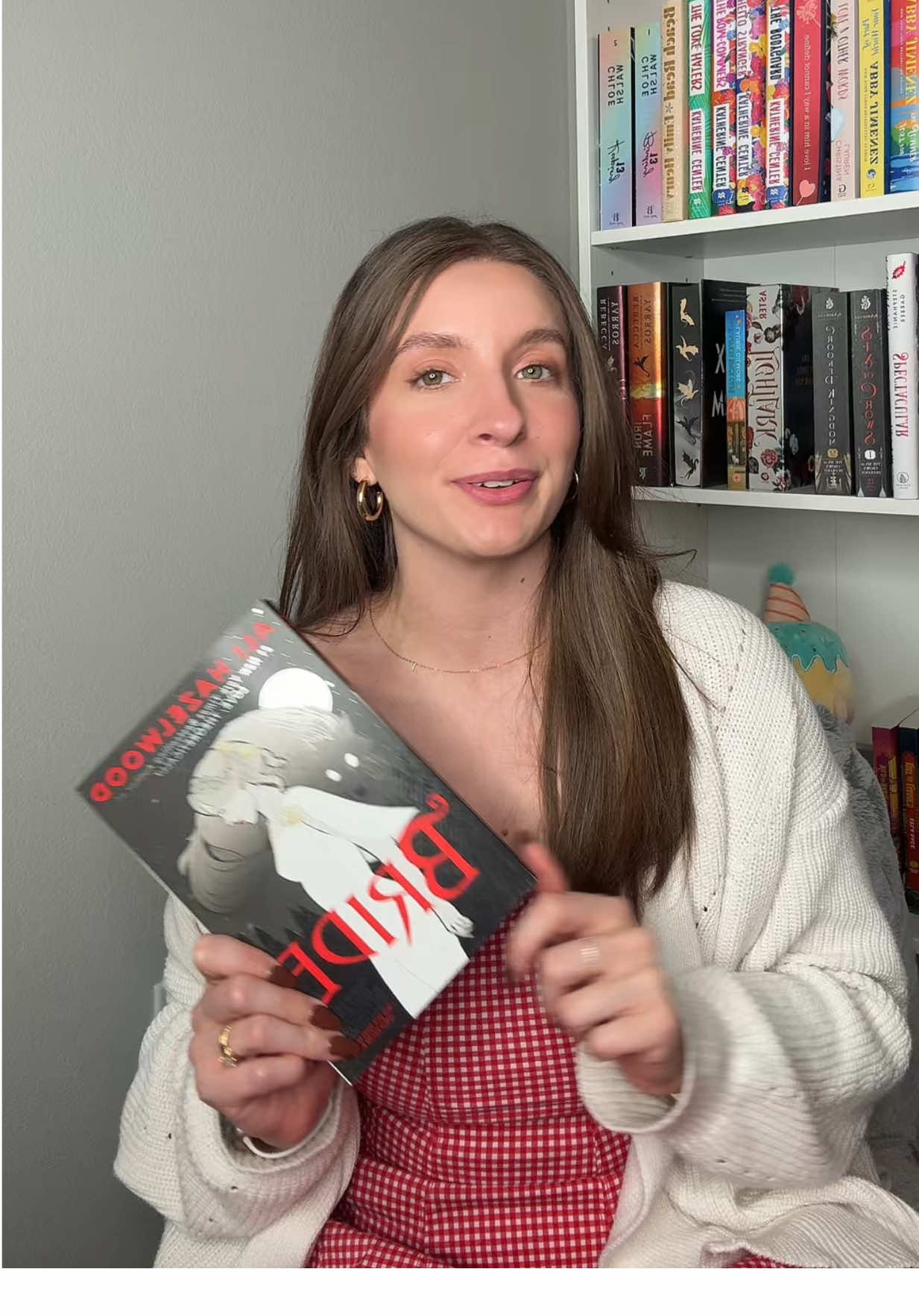 Bride by Ali Hazelwood NO spoiler review. This wasn’t what I expected 🧛🏻‍♀️🐺 #booktiktok #bookworms #bookreview #bookworms #alihazelwood 