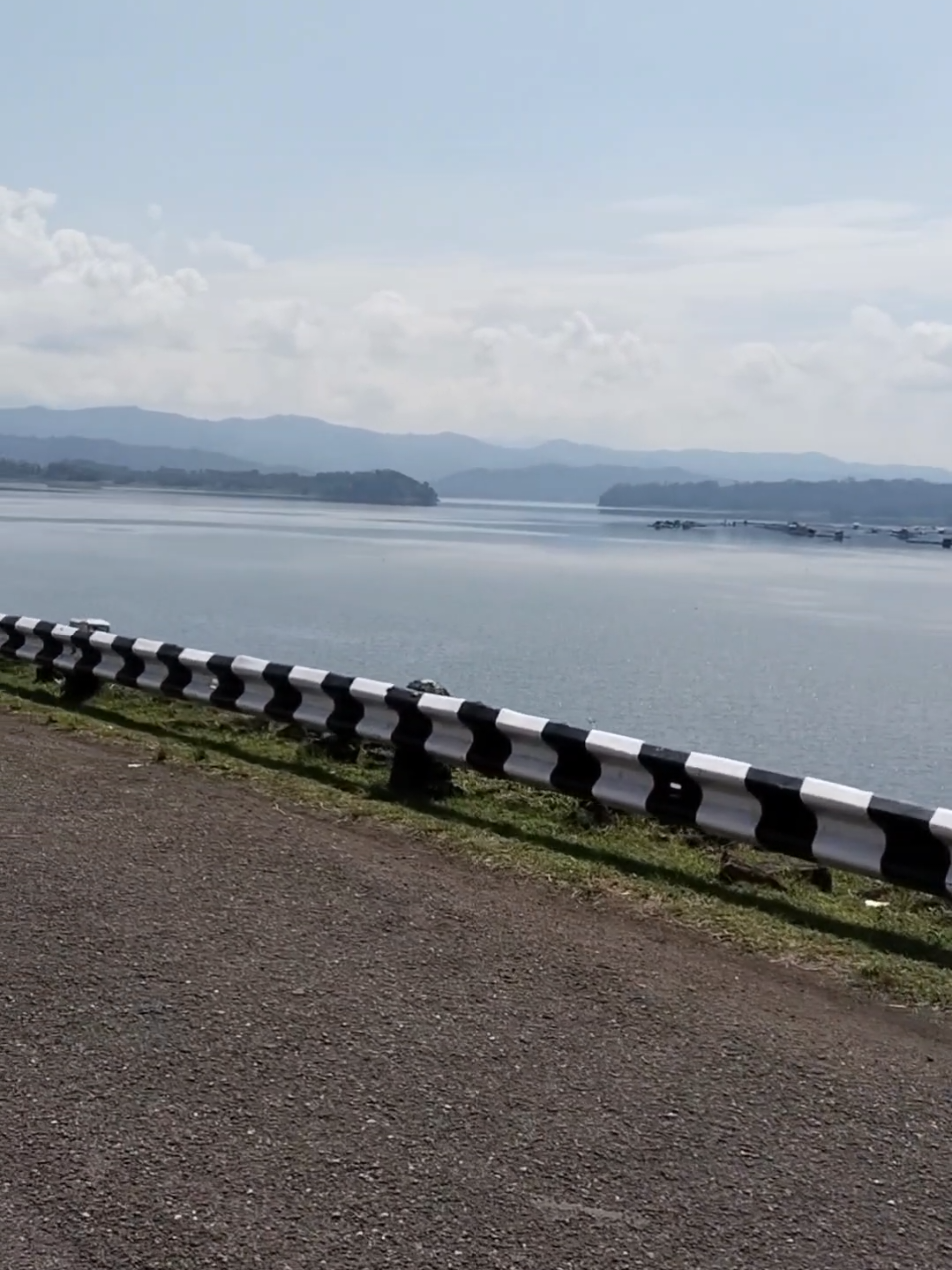 Bendungan Wadaslintang terletak di dua Kabupaten, yaitu Kebumen dan Wonosobo #wisatakebumen  #bendunganwadaslintang  #PLTA 