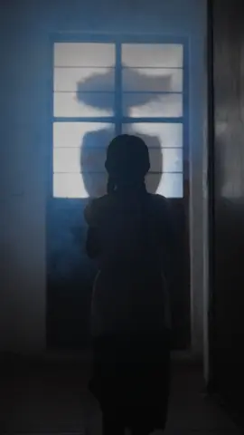 ¿Por qué la muerte en México es tan colorida? 💀🌼  Un cortometraje independiente inspirado en la Catrina y el Día de Muertos. Instagram y TikTok 🎥 Guion, Dirección, Fotografía, Edición y Color: por mí  🎭 Actuación: Rosa Hernández, Jamie Jiménez, @Lorena DelaT   🎭 Coord. de actores: @Martín Jomm   💄 Maquillaje: @Jonathan Diaz 🤓   🎶 Música y diseño sonoro: @julio.cain, @cronophonia en insta   📸 Foto fija: @louisemazet_photography, @Louise Mazet   🎥 Video BTS: @Samuel Sánchez  📲 Más contenido en TikTok e Instagram: @ceappino #Catrina #DiaDeMuertos #CineMexicano #Cortometraje #CulturaMexicana