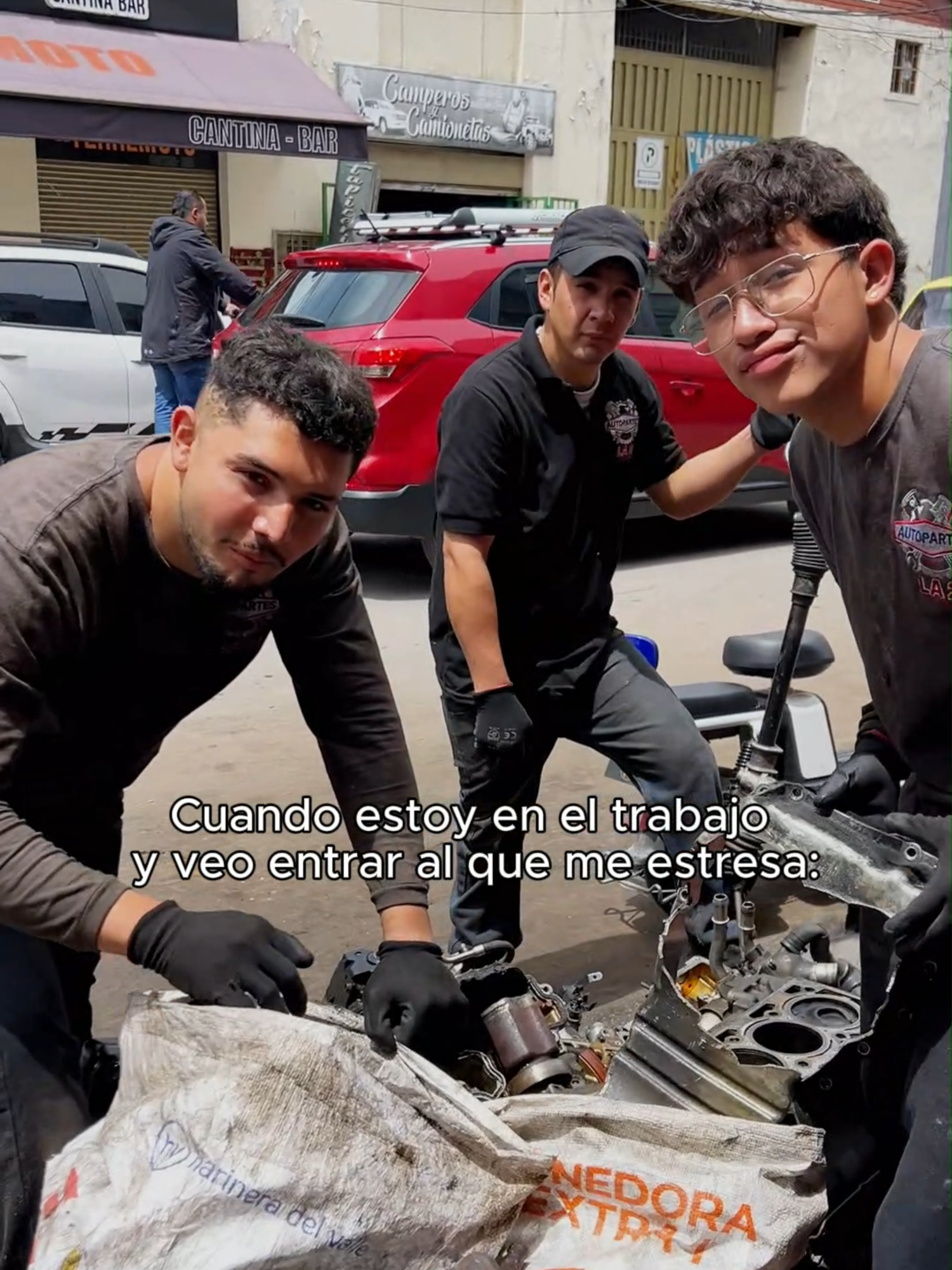 ¡Cuando veo entrar al que me estresa! 🫣😂⚙️ Escríbenos 3134048896 y te asesoramos 👩🏼‍🔧 #humor #paratiiiiiiiiiiiiiiiiiiiiiiiiiiiiiiii #motor #culata #inyectores #kia #renault #mazda #chevrolet #nissan #Bogotá #repuestosautomotrices #mecanicos #envíos #auto #Autopartes #coches #importados #repuestos #importaciones #domicilios #motoresgasolina #motoresimportados #culatas #cigueñales #cigueñal #radiadores #radiador #colombia