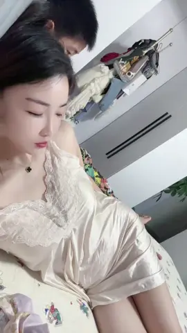 爱带儿子回老家，营养跟不上了喝点奶补补😄😄#母子 #儿子 #mother #母子日常 #fyp 