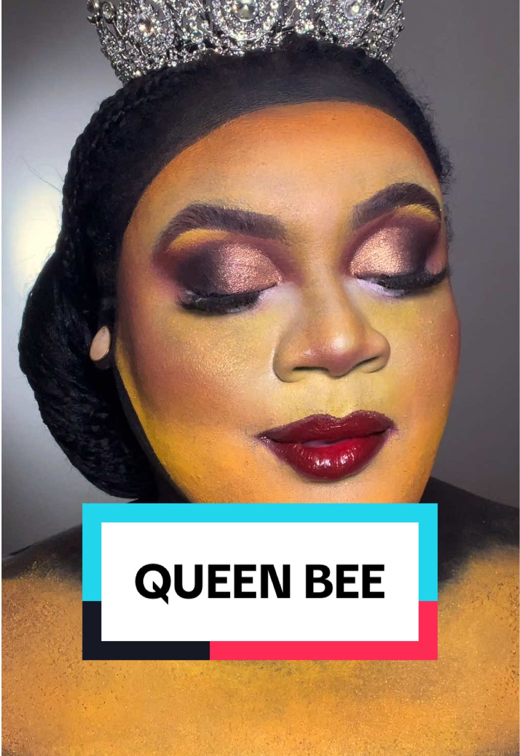 HAPPY HALLOWEEN 🖤🐝 this is honestly, my all-time favorite makeup look I’ve ever done and I’m so geeked about it 🖤🐝 @Parkwood Entertainment  @Parkwood Entertainment #beylloween 