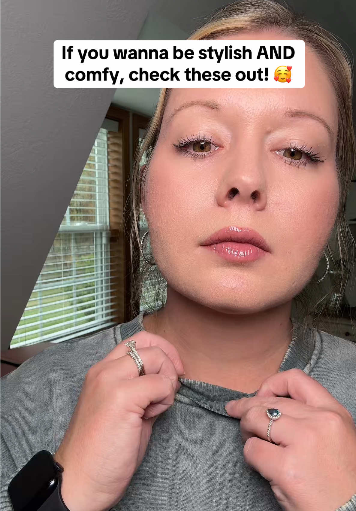 #womensfashion #comfybutcute #casualoutfits #cozyvibes #denimjeans 