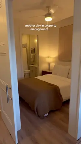 iced coffee in one hand, new resident keys in the other 💅🏽 #careerluxury #softgirlera #womaninbusiness 