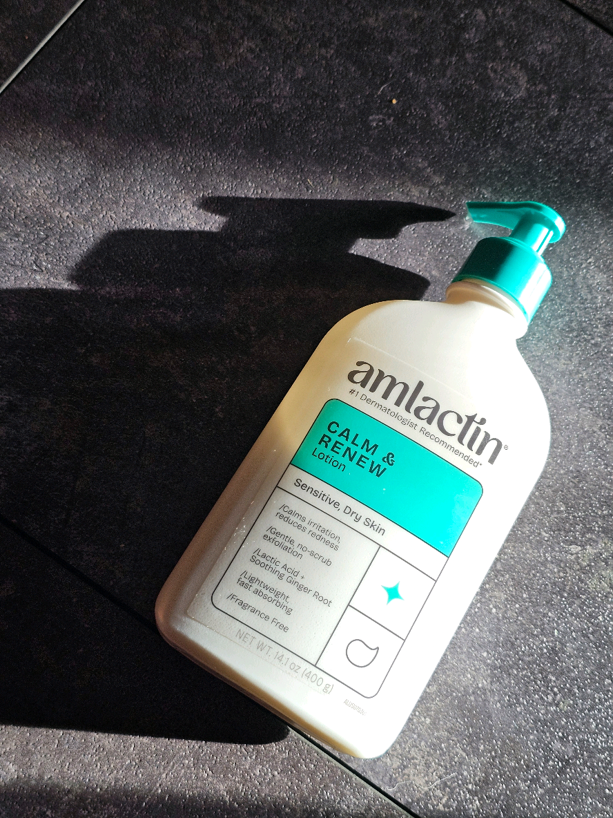 New one-step solution that exfoliates, calms and renews your skin! 🩵 #Giftedbyamlactin  @Amlactin  #AMlactinCalmRenew #AMlactinPartner #AMlactin #sensitiveskin 