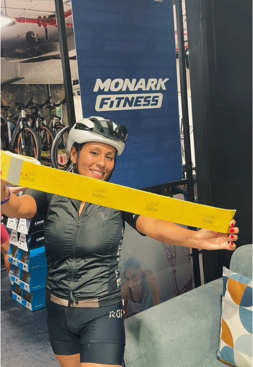 💛🚴‍♀️ Cuando tu cumpleaños se celebra sobre dos ruedas… sabes que va a ser épico.  ¡Feliz cumpleaños, Lalita! Gracias por llenar con tu energía cada ruta, y por inspirar a tantos ciclistas con tu pasión y buena vibra ⚡️ Nos encanta acompañarte en cada kilómetro y ser parte de esas rutas que dejan huella. 💛 Desde Cyclo Bike, celebramos tu pasión, tu constancia y esa sonrisa que siempre va lejos.  Gracias por ser parte de la familia Cyclo. 💛 #ciclismo #peru #colombia #parati 