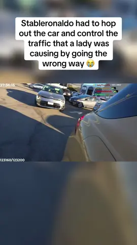 Stableronaldo had to hop out the car and control the traffic that a lady was causing by going the wrong way 😭 #stableronaldo #faze #parkinglot #adapt #viral 