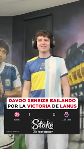 DAVOO XENEIZE BAILANDO POR LA VICTORIA DE LANUS A U DE CHILE EN COPA SUDAMERICANA #argentina #kick #lacobraaa #bocajuniors #davooxeneize #udechile #chile #lanus #copasudamericana