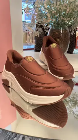 MODARE ULTRACONFORTO  💖 Conforto que te acompanha em cada passo!  Os novos tênis Modare Ultraconforto chegaram na Center Modas com toda a tecnologia e bem-estar que só a Modare oferece! Leves, modernos e com palmilha ultramacia, eles são perfeitos para o dia a dia — seja no trabalho, nos passeios ou naquele look casual cheio de estilo. 🌸👟 34 ao 40 R$209,90 ✨ Venha sentir o verdadeiro significado de conforto! 🛍️ Center Modas – onde o conforto encontra a moda. #centermodastupa #modare #modareultraconforto 