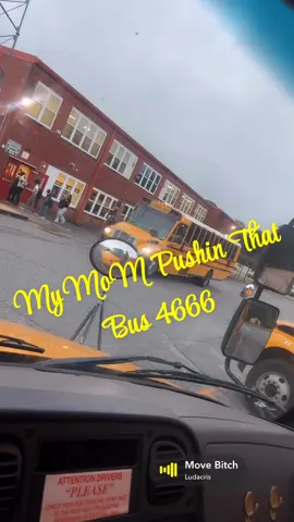 My mom be pushin that school bus lol @Tracy Gary #schoolbusdriver 