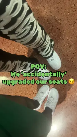 When u find better seats mid-concert #yb #sanantonio #LIVEIncentiveProgram #KeepItRealKeepItLIVE #PaidPartnership 