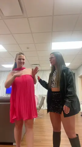 GORGTASTIC💖 @syd<3 #barbie #raquelle #halloweencostume #halloweekend #halloween 