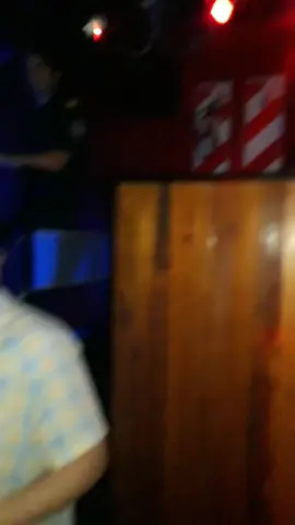 noche de amigos💣💥 #salidaconamigos #fiestanasatiktok #boliche #djviraltiktok 