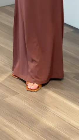 This dress was so long and conservative, but I really enjoyed it for Autumn. I’m really trying to start dressing more conservative in floor length dresses.