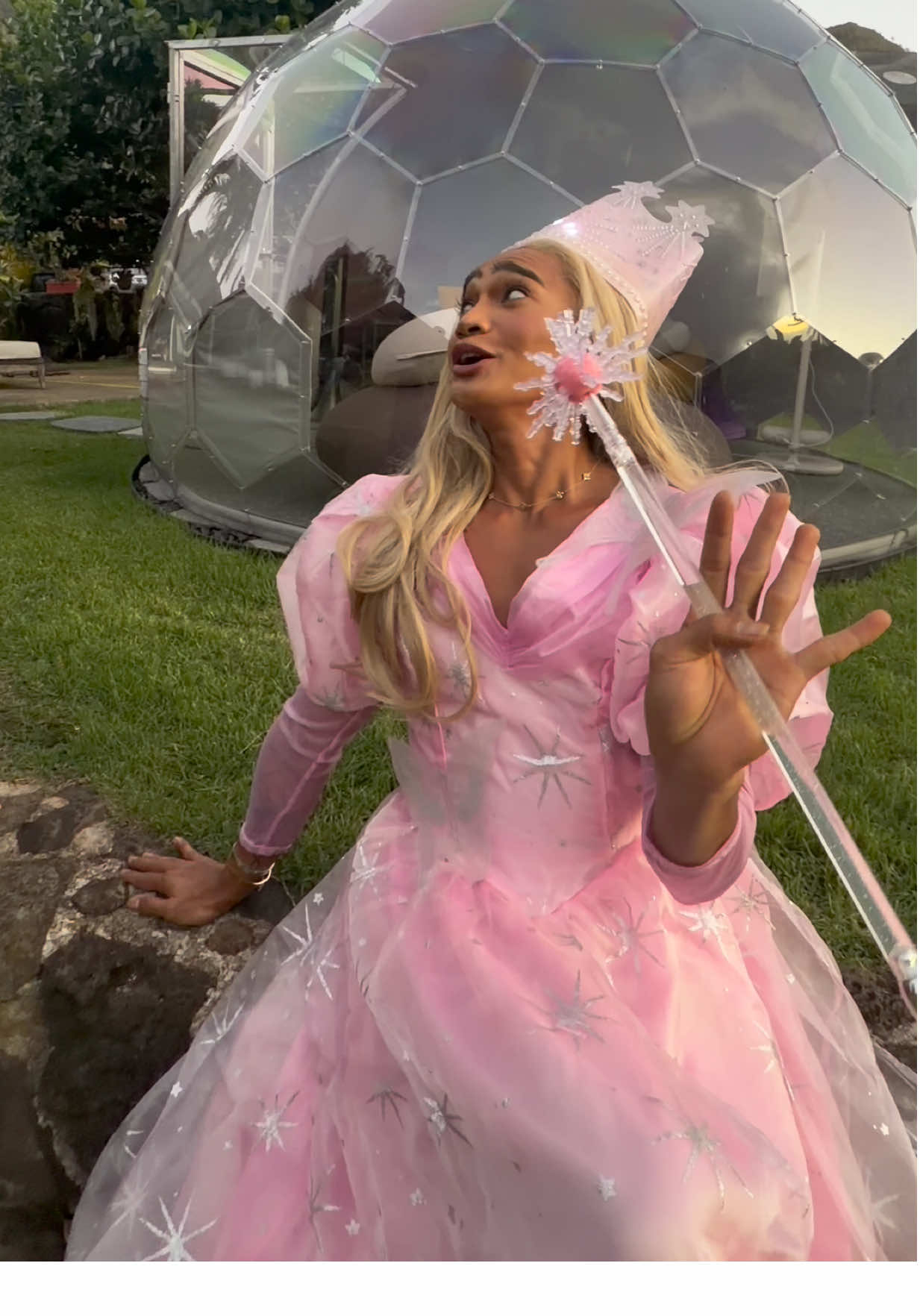 This was our first take 😭😭😭😭 I cannot take her seriously 