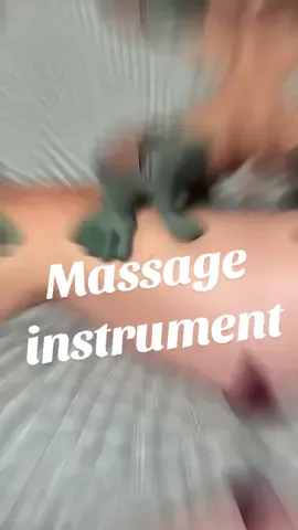 This shoulder and neck massager, do you need one #christmas #christmasgiftideas #massager #neckmassager #massage #massagerwithheat #gamechanger #massagetime #musthave #gifts #giftideas #goodthing #gadget #goodthings #product #shopping #neck #fyp #viral #comfortable #relax #convenient #enjoy 