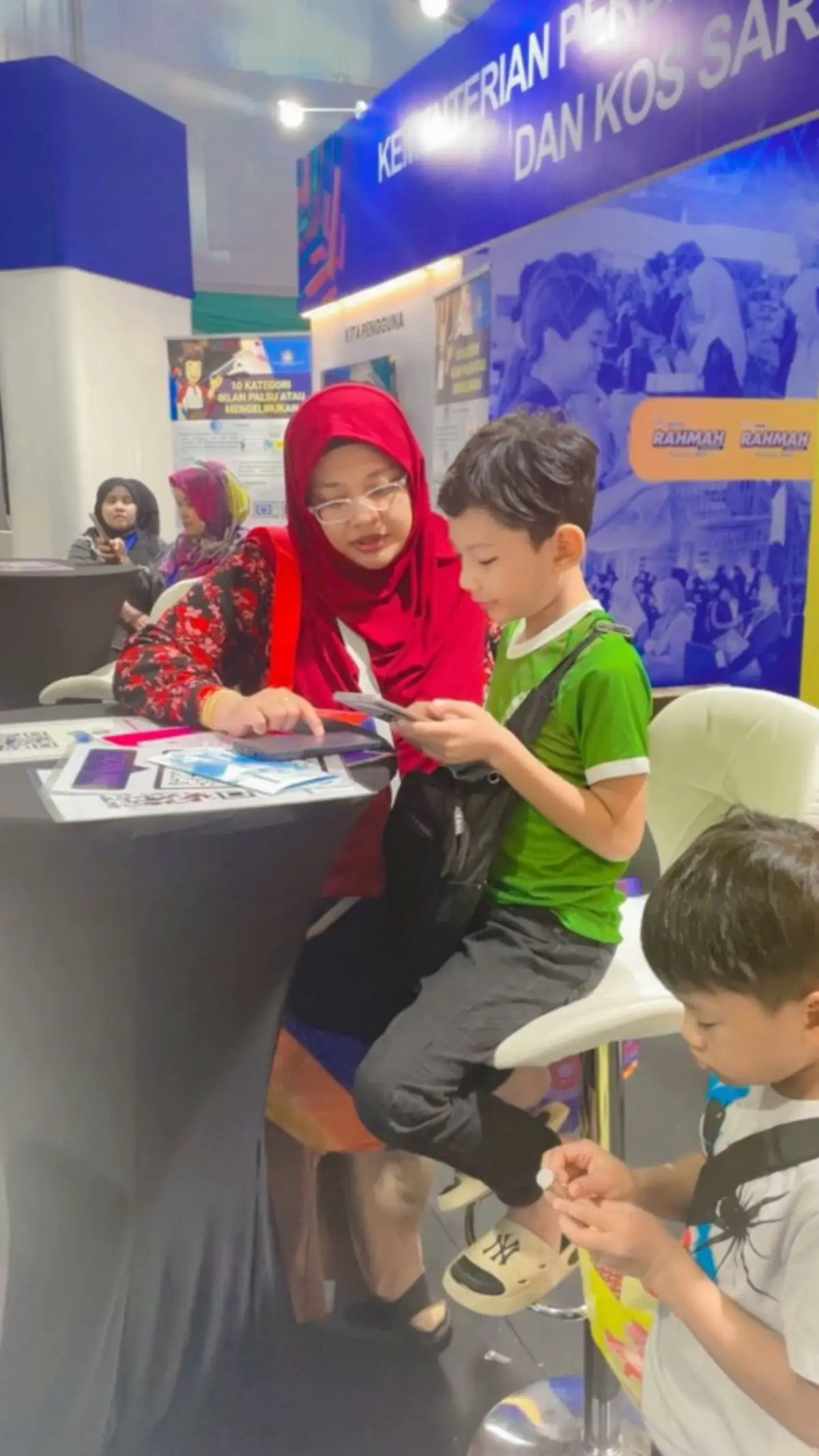 TRIBUNAL TUNTUTAN PENGGUNA MALAYSIA (TTPM) BERSAMA ANDA : PROGRAM JELAJAH KARNIVAL KPDN ZON TIMUR TAHUN 2025. 📅TARIKH : 25 Oktober 2025 🚩TEMPAT : Dataran Sayangi Kuantan, Pahang. MURAH, MUDAH DAN CEPAT. #KPDNKita #KPDNPahang #JelajahKarnivalKPDNZonTimur2025 #KempenBeliBaranganMalaysia #JomBeliLokal  ©️2025 Unit Media | KPDN Pahang