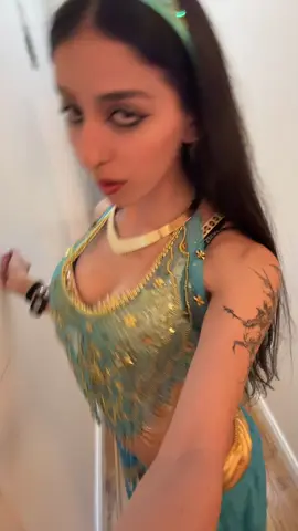 lowkey ate w this costume #aladdin #jasmine #halloweekend #halloween #fypシ 