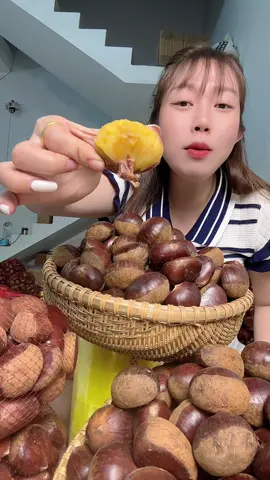 Hạt dẻ đúng vụ siêu ngon siêu bở .ai chưa thử nên thử một lần ạ#hatde #tiktoklive #livehighlights 