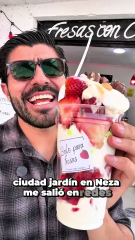 Las fresas Dubai más ricas y famosas de Neza “Solo para Fresas”. Cerca de plaza ciudad jardín en Neza, tenemos esta joyita. Son las fresas más ricas que he probado, tienen de crema con toppings y fresas Dubai. Las de fresa venían con chocoretas, lechera, malvaviscos y una delicia, la crema es deliciosa, espesa, sabe a queso doble crema, belleza. Las de uva también amarraron rico, la fruta es muy jugosa y dulce. Las fresas grandes y jugosas. Y mis favoritas las fresas Dubai, la crema de pistache es deliciosa, cremosa, suave, dulce, excelente, vienen con nutella, chocolate, kataif, son increíbles. Mis favoritas. Todas cuestan menos de $100 pesos. Son muy baratas y deliciosas #Foodie #food #fresas #fresasdubai #neza 