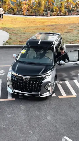 Toyota Sienna 7-seater minivan #ToyotaSienna #ToyotaMerchant