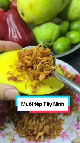 Mì tôm thì hổng có con tôm nào 😏 Còn muối tép Tây Ninh nhà tui hả? Tép thiệt, cay thật, giòn rụm nghe rắc rắc luôn! Ăn xoài non, cóc xanh hay cơm nguội cũng ngon tới nóc luôn 😋 #muoiteptayninh #muoitep #muoitom #doanvatngon #doanvattayninh 