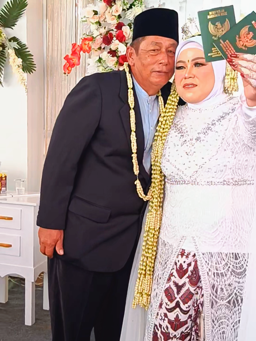 pemotoan pengantin pernikahan bersama Windy photo 