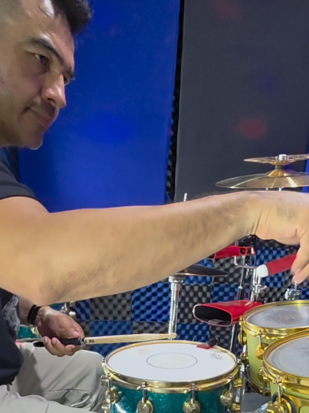 #thebrahmadrums  . . . #eltorodelatambora  . . @grpercussionoficial @Evans Drumheads @Vic Firth @D’Addario @sEelectronics México @Paiste Cymbals @cymbalfusion_drum_shop #LIVEIncentiveProgram #GoLIVEGrowFast #PaidPartnership 