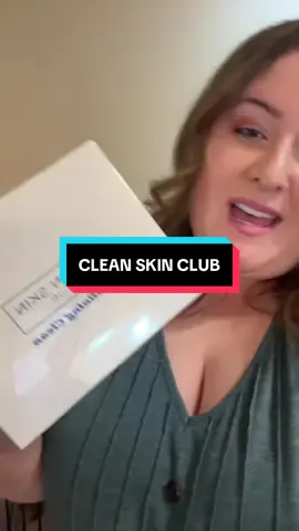 Ya’ll THESE have literally changed my life. An absolute ESSENTIAL to my skincare routines, morning & night!  These disposable fabric towels gently dry my face, removing any left over traces of make up at the same time.  When I’m all done drying my skin, I LOVE that I can use it to wipe my vanity counter and sink area, cleaning up any water.  These are just THE BEST & I am their biggest fan. These help keep my skin as clean & healthy as possible.  Have your joined the @Clean Skin Club yet?! #cleanskinclub #SkinCare101 #skincare 