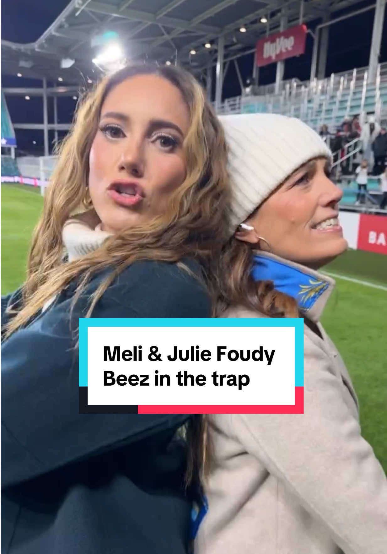 What’s goin on?! @Julie Foudy 😎😂 #beezinthetrap #Soccer #uswnt #womenssoccer #womenssports 