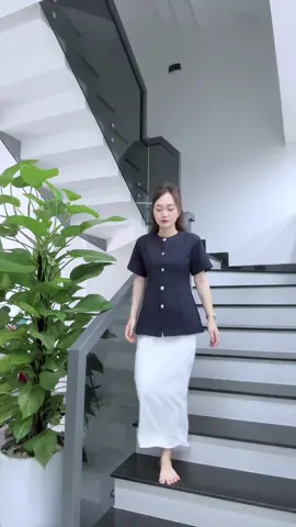 Giờ mới biết tại sao hay bị đau lưng , thì ra là phải gồng ghánh sự xinh đẹp này #venstore 