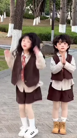 Outfit mở phong ấn nhan sắc  Đúng kiểu đã đẹp không cần cố 😘 #NIMKISD #xuhuong #trendoutfits #outfitcuacon #đúngchấtnhànmình #kidsoutfit #kidswithstyle #thờitrangtreem 