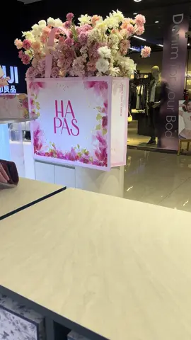 #HAPAS #xuhuong #tuixach #quatang #tuixinh  ai bảo túi này chỉ đeo được một kiểu thì lại đây Hapas mách cho thêm một kiểu đeo nữa nhóoo