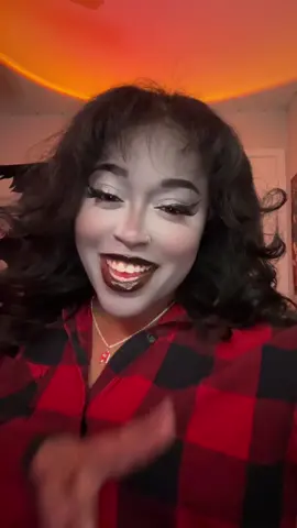 🦋 & 🐝 #adventuretime #marceline #marcelinethevampirequeen 