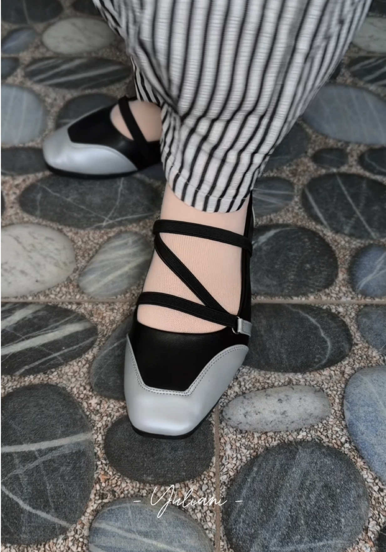 #sepatu #sepatuwanita #sepatumurah #sepatukekinian #flatshoes 