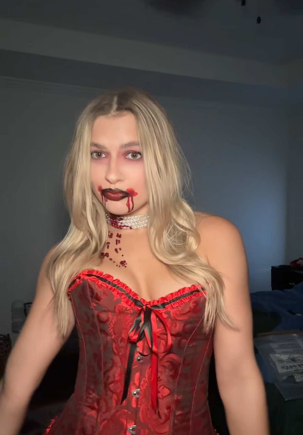 bite me #vampire #dressedtokill #halloweentransition #halloweentransformation #vampirecostume 