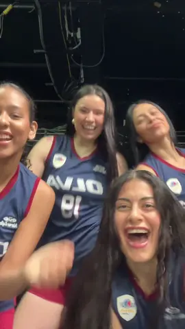 Mis chicassss 💙♥️ #voleyboll🏐🏐 #ligaperuana #mediaday #amigas #fotos 