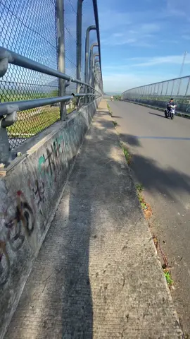 Seseru itu lari pagi 🫵🏻🤪 #fypシ #fyp #Running #strava 