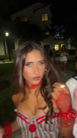 DAY ONEEEEE #HALLOWEEKEND 