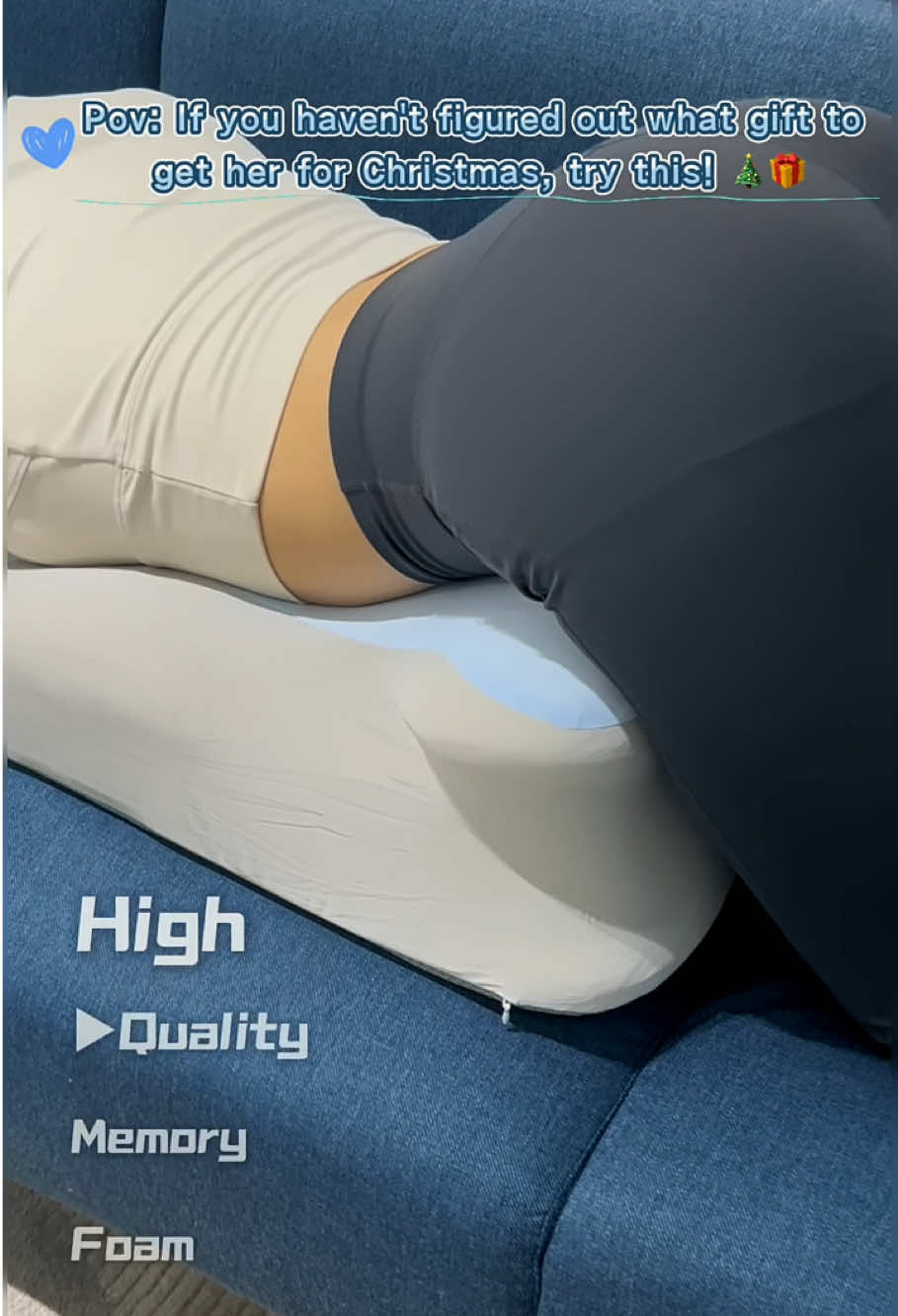 If you haven’t figured out what gift to get for Christmas,try this!🎄🎁#couples #pillow #fyp #tiktokshopfalldealsforyou #SmileQueen 